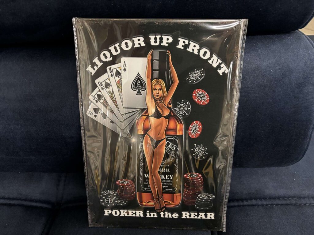 PLAQUE MÉTAL 20X30CM - POKER IN THE REAR