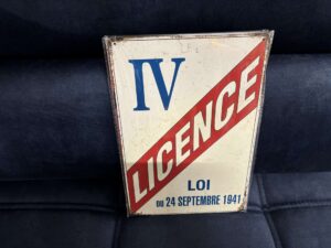 PLAQUE MÉTAL 20X30CM - LICENCE IV