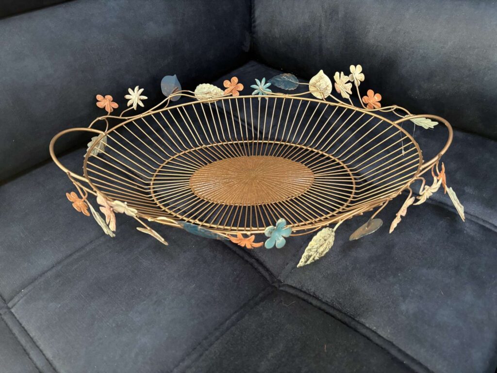 CORBEILLE OVALE MÉTAL DORÉ FEUILLES ET FLEURS - DESTOCK