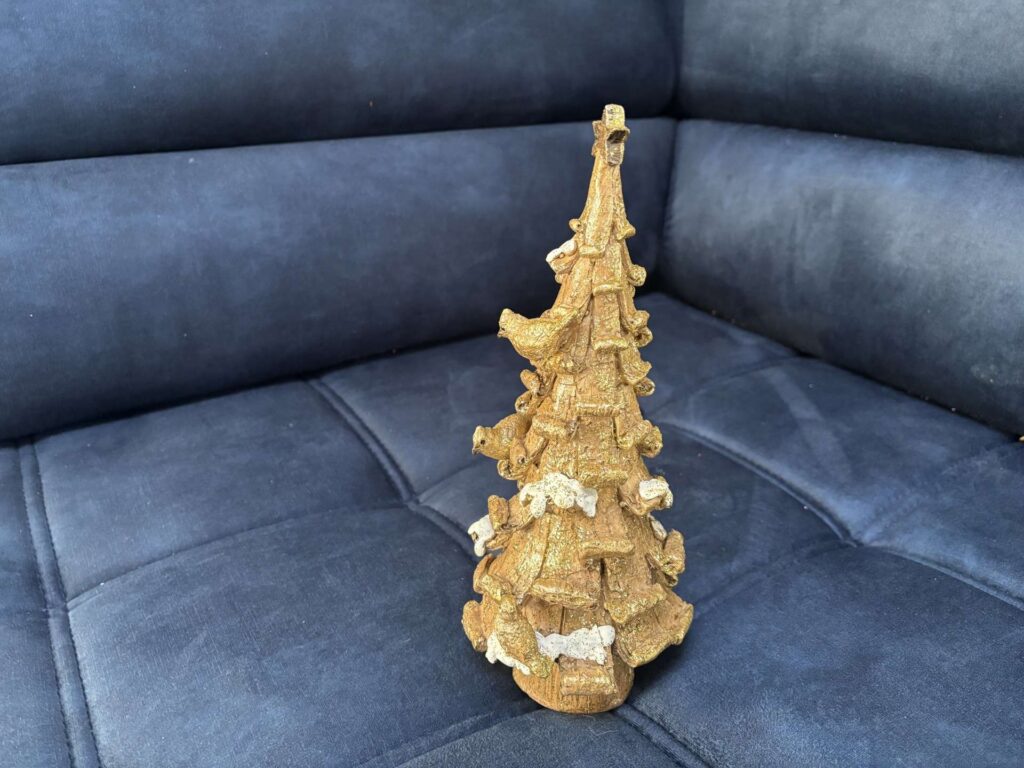 SAPIN DÉCO RÉSINE COLORIS DORÉ H.30CM - DESTOCK