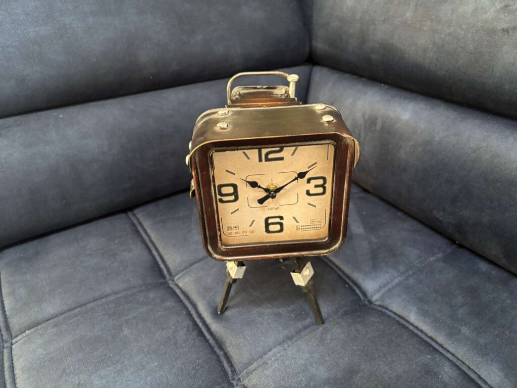 HORLOGE STYLE TREPIED MÉTAL H.32.5CM