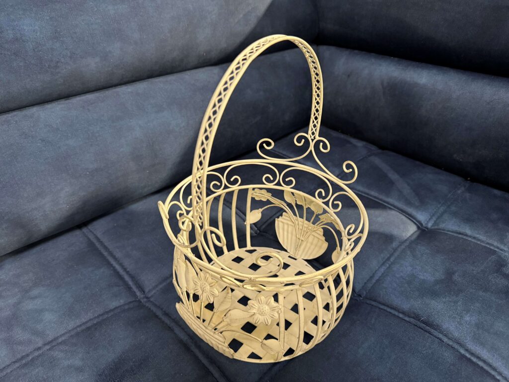 PANIER ROND EN METAL BLANC MOTIF FLEURS MM