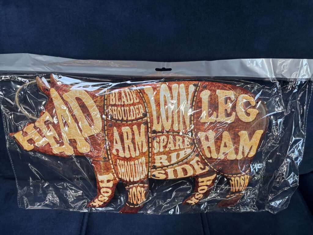 PLAQUE METAL RELIEF COCHON