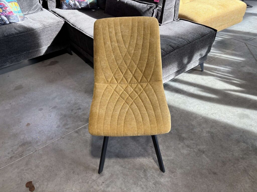 CHAISE MAID TISSU COLORIS MOUTARDE (MALOY 68) - PIEDS MÉTAL NOIR