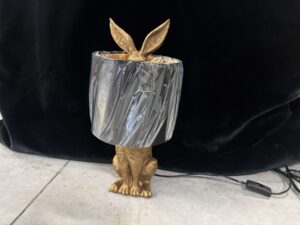 LAMPE LAPIN DORÉ EN RÉSINE ABAT JOUR NOIR