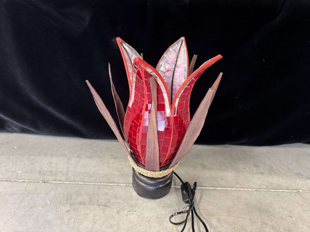 LAMPE MM FORME TULIPE ROUGE MOSAIQUE