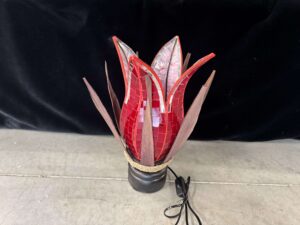 LAMPE MM FORME TULIPE ROUGE MOSAIQUE