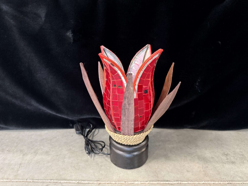 LAMPE PM FORME TULIPE ROUGE MOSAIQUE