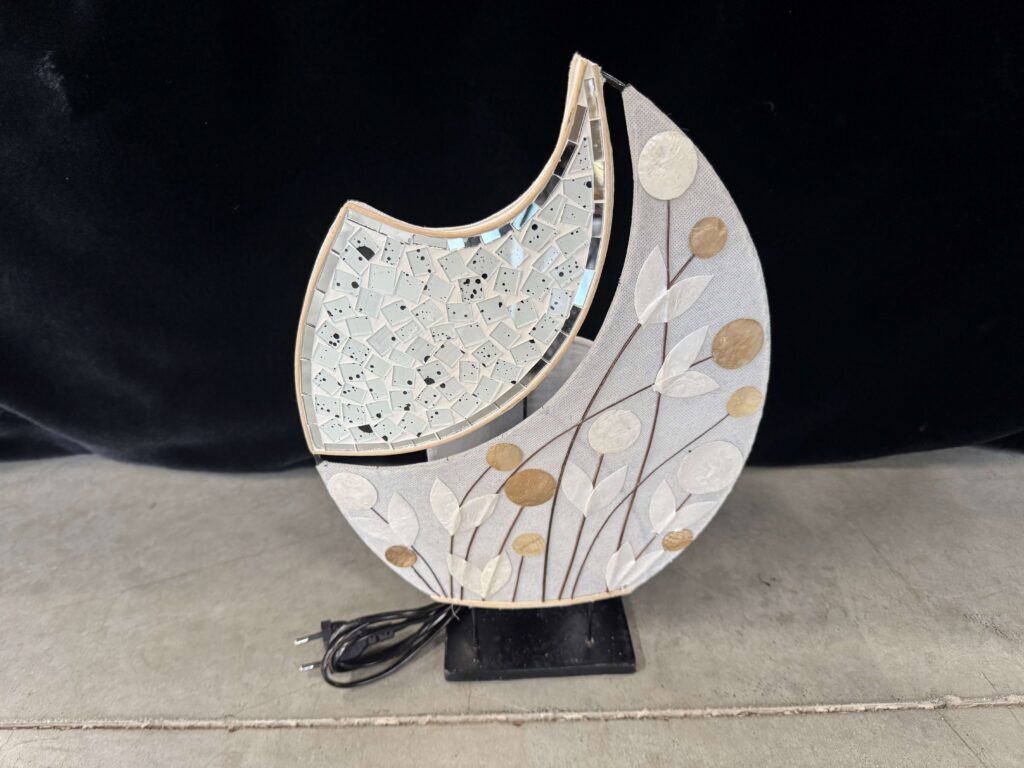 LAMPE PM FEUILLE MOSAIQUE ET NACRE COLORIS CRÈME- BEIGE