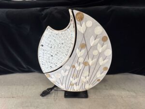LAMPE GM FEUILLE MOSAIQUE ET NACRE COLORIS CRÈME- BEIGE