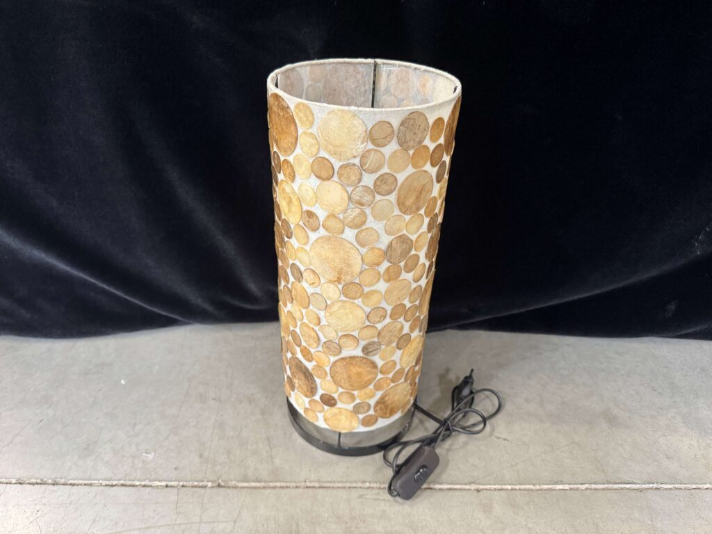 LAMPE TUBE EN NACRE MARRON - CRÈME GM H.40CM