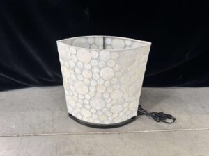 LAMPE MM MOTIF CERCLES EN NACRE COLORIS BEIGE/ CRÈME