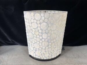 LAMPE GM MOTIF CERCLES EN NACRE COLORIS BEIGE/ CRÈME