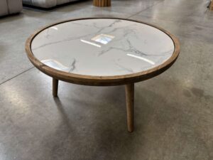 TABLE BASSE GM RONDE MANGUIER MASSIF – DESSUS VINYLE MARBRÉ ANNEXE MEUBLE DECO