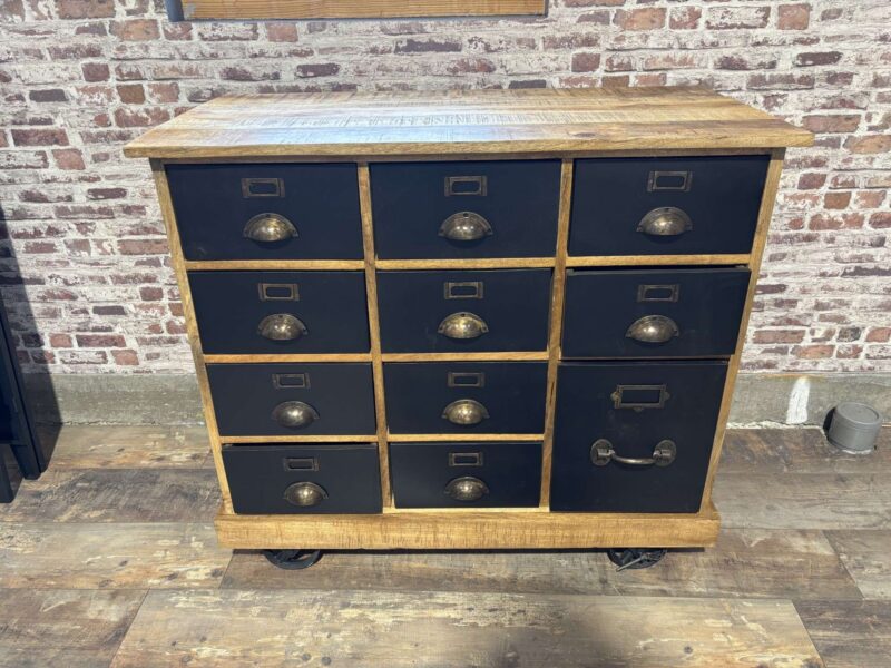 MEUBLE D'APPOINT 11 TIR EN MANGUIER MASSIF ET MÉTAL NOIR SUR ROULETTES