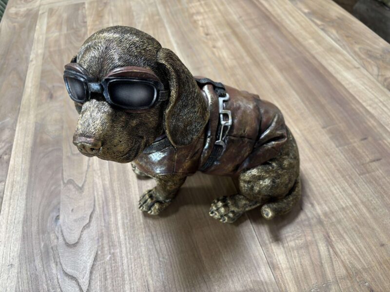 CHIEN AVIATEUR PATINÉ DORÉ EN RÉSINE