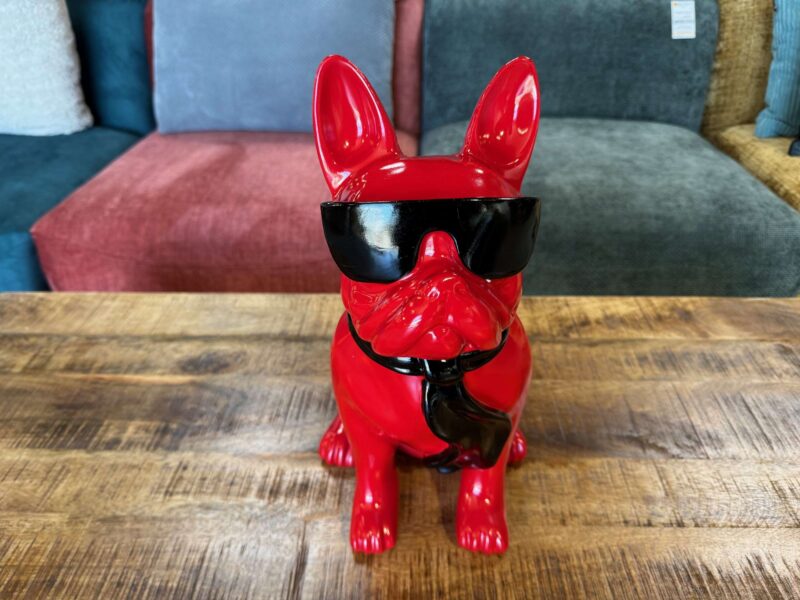 BOULEDOGUE RÉSINE A LUNETTES ROUGE ET NOIR H.40CM