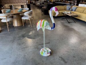 FLAMAND ROSE BLANC COULURES MULTICOLORES EN RÉSINE ANNEXE MEUBLE DECO