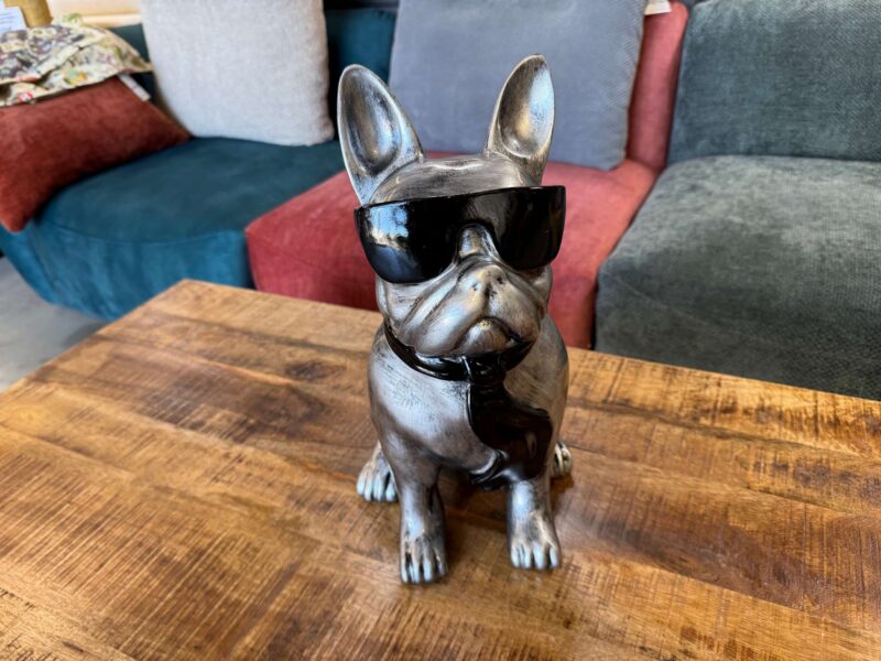 BOULEDOGUE RÉSINE A LUNETTES PATINÉ ARGENTÉ ET NOIR H.40CM