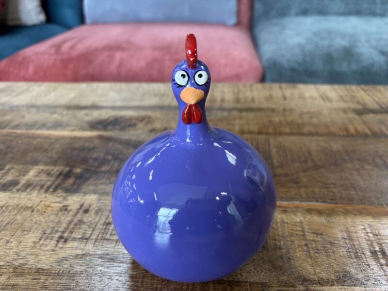POULE TPM EN RÉSINE COLORIS VIOLET