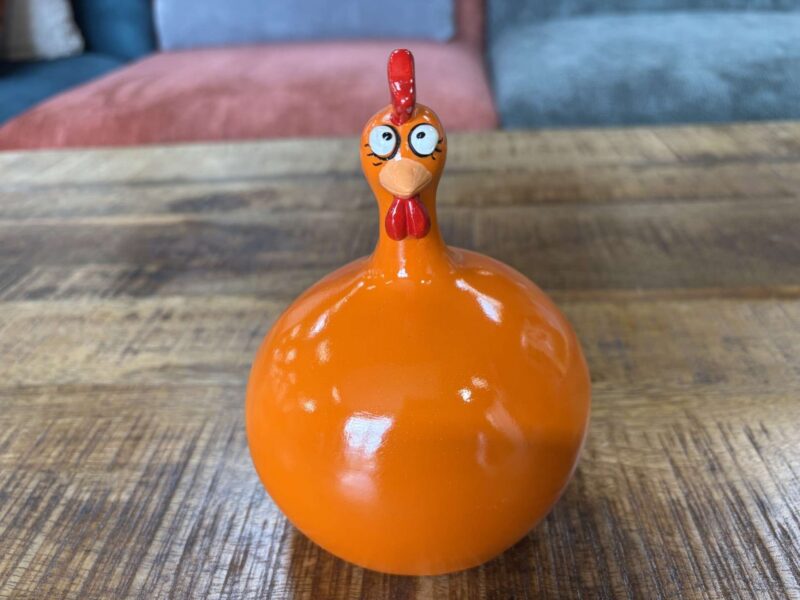 POULE TPM EN RÉSINE COLORIS ORANGE