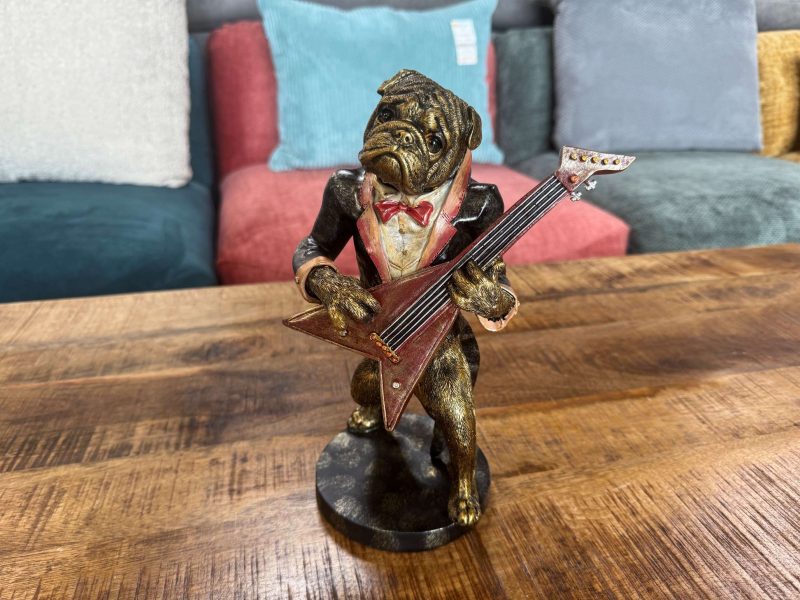 DÉCORATION CHIEN MUSICIEN GUITARE H.26.5CM - DESTOCKAGE