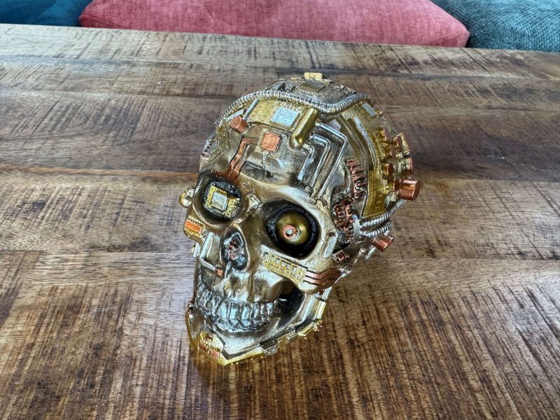 TETE DE MORT MÉCANIQUE H.10.5CM - DESTOCKAGE