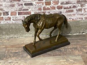 STATUE EN BRONZE CHEVAL DE COURSE ANNEXE MEUBLE & DECO