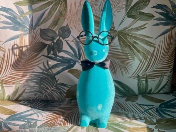 LAPIN BLEU A LUNETTES ANNEXE MEUBLE & DECO