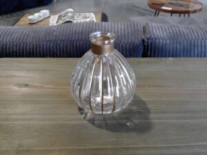 VASE MM TRANSPARENT ET DORE ANNEXE MEUBLE & DECO