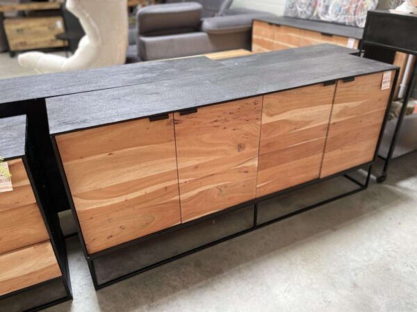 BUFFET 4 PORTES ACACIA NATUREL ET NOIR ANNEXE MEUBLE & DECO